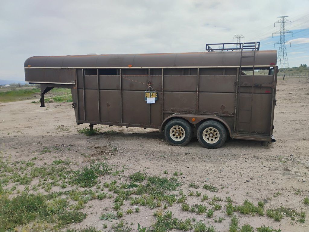 gooseneck trailer
