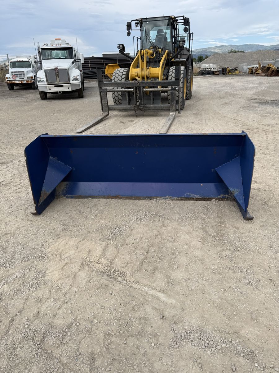 Skid steer snow box