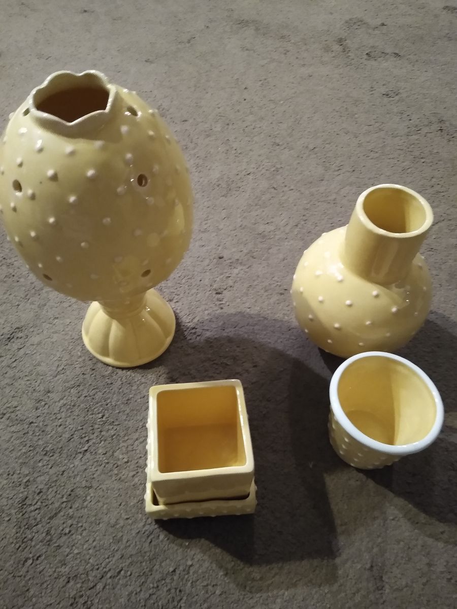 Ceramic Dresser Set for Spring