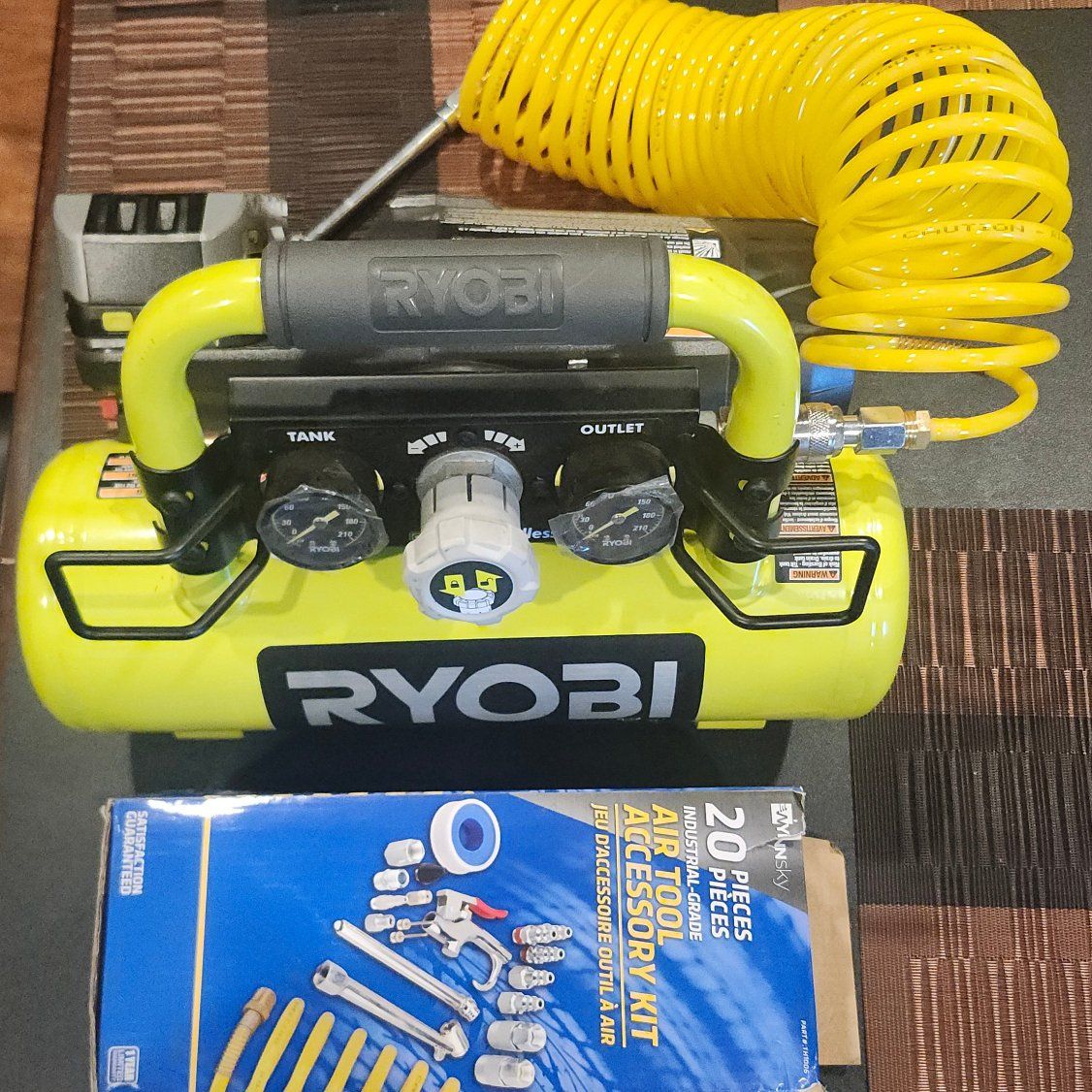 New Ryobi 18V air compressor w/batt & accessories