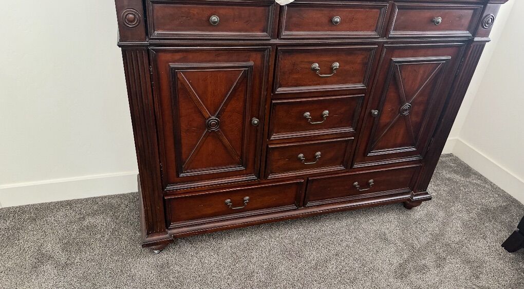 Dresser
