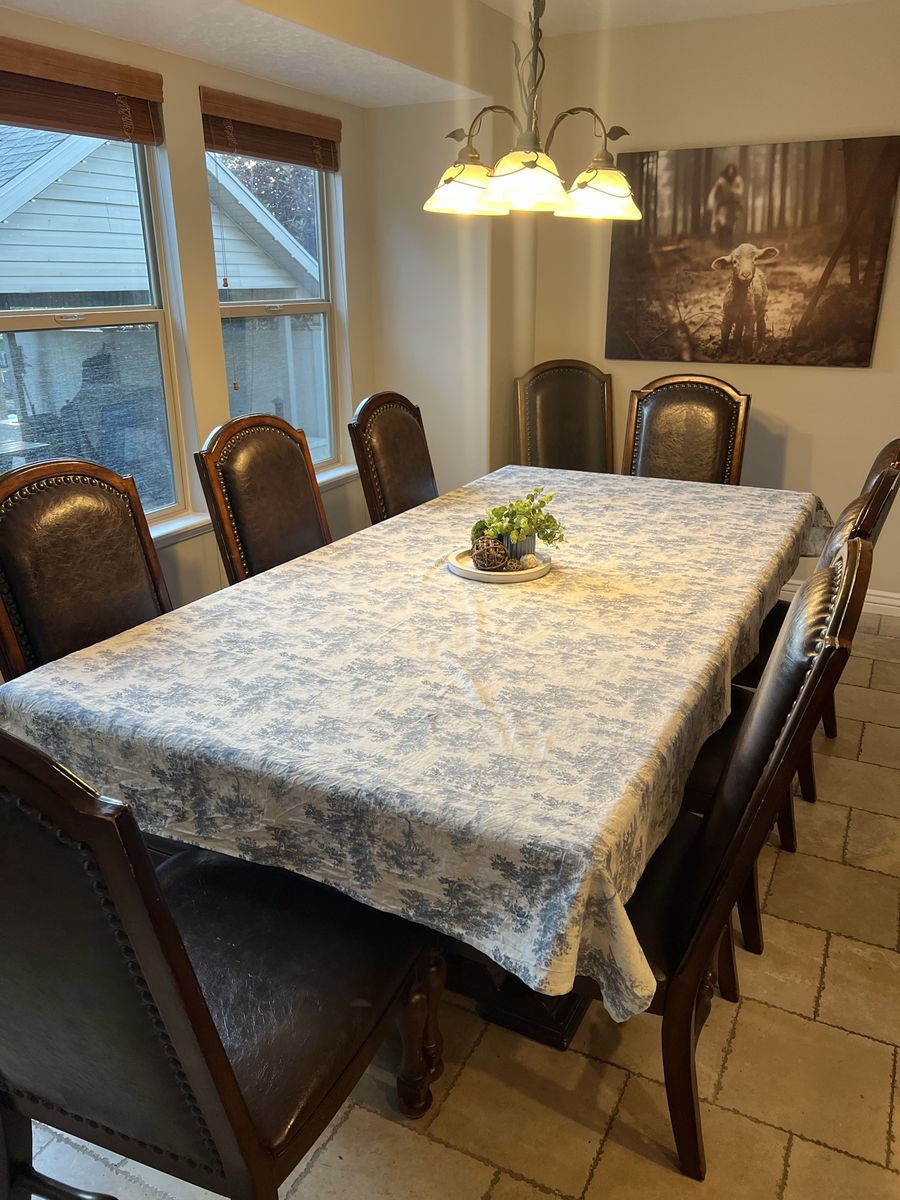 Dinning room table