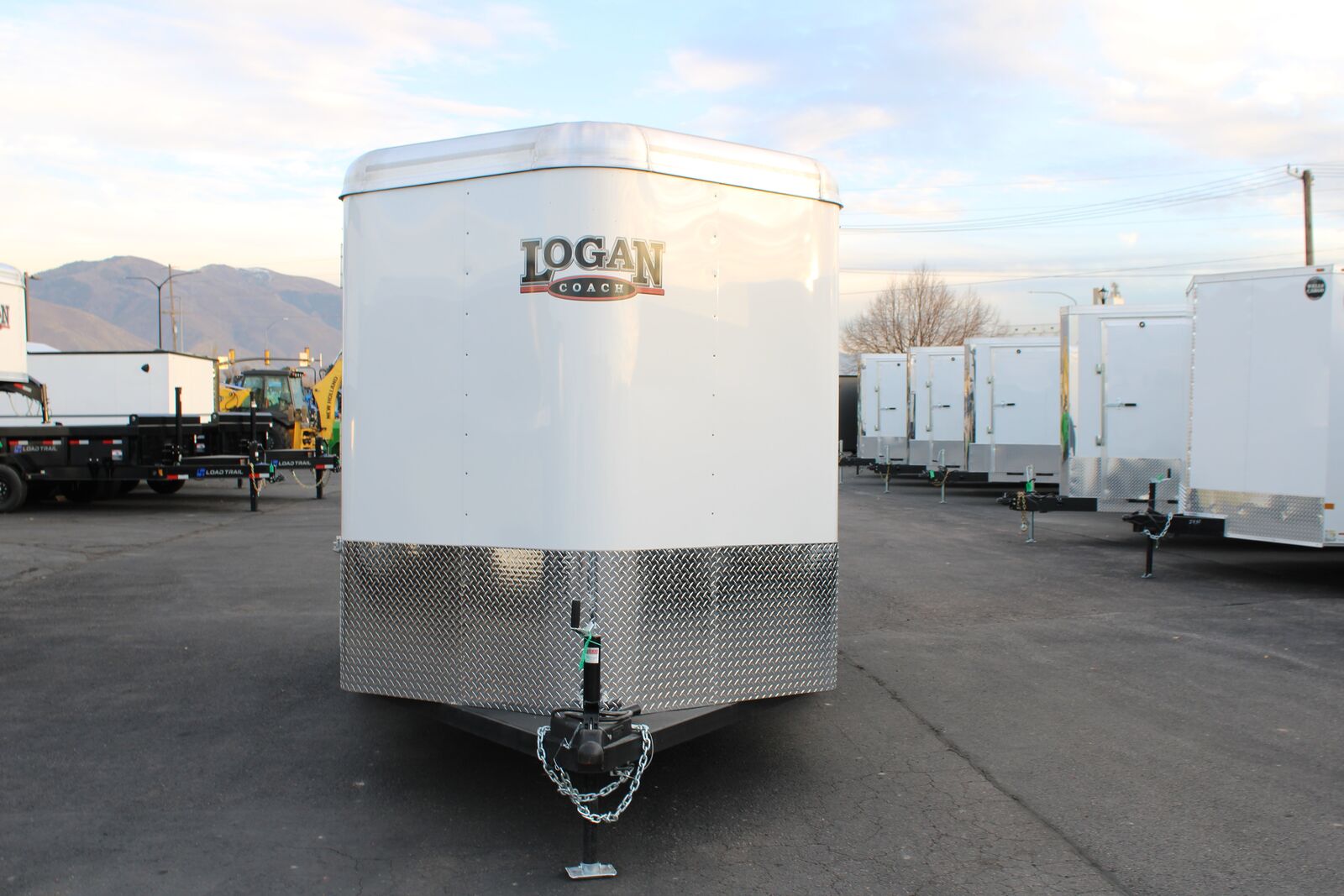 Logan Coach 3HBP Crossfire Trailer