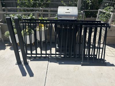 Black powder coated aluminum deck handrail