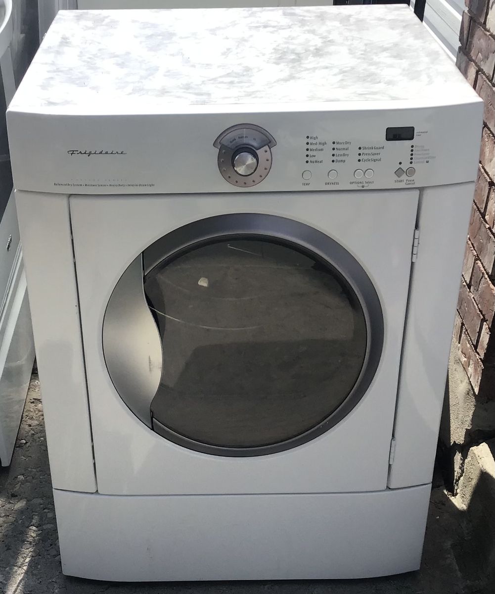 Nice Kenmore Gallery Series White Front-Load Electric Dryer. Includes free delivery !