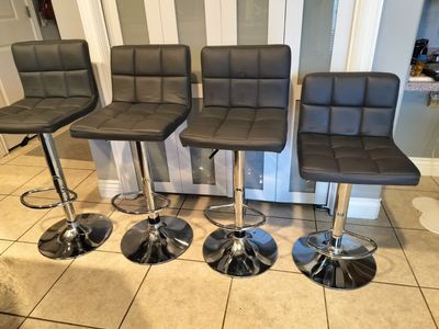 Bar stools - set of 4 - counter or bar height