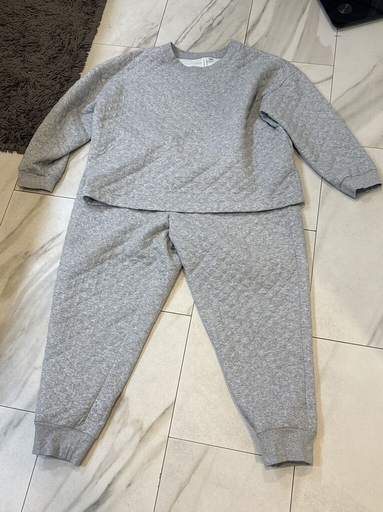 Size 18–20 Heather Gray Sweatsuit