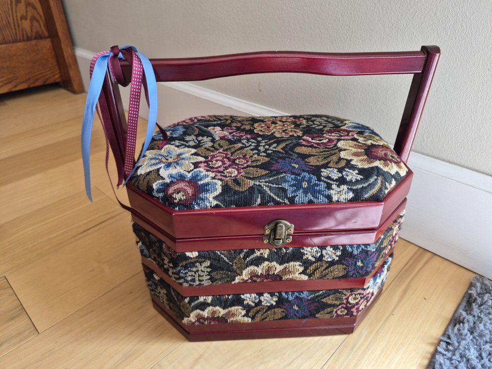 Cottage Core Wooden Sewing Basket Box with Wooden Handle