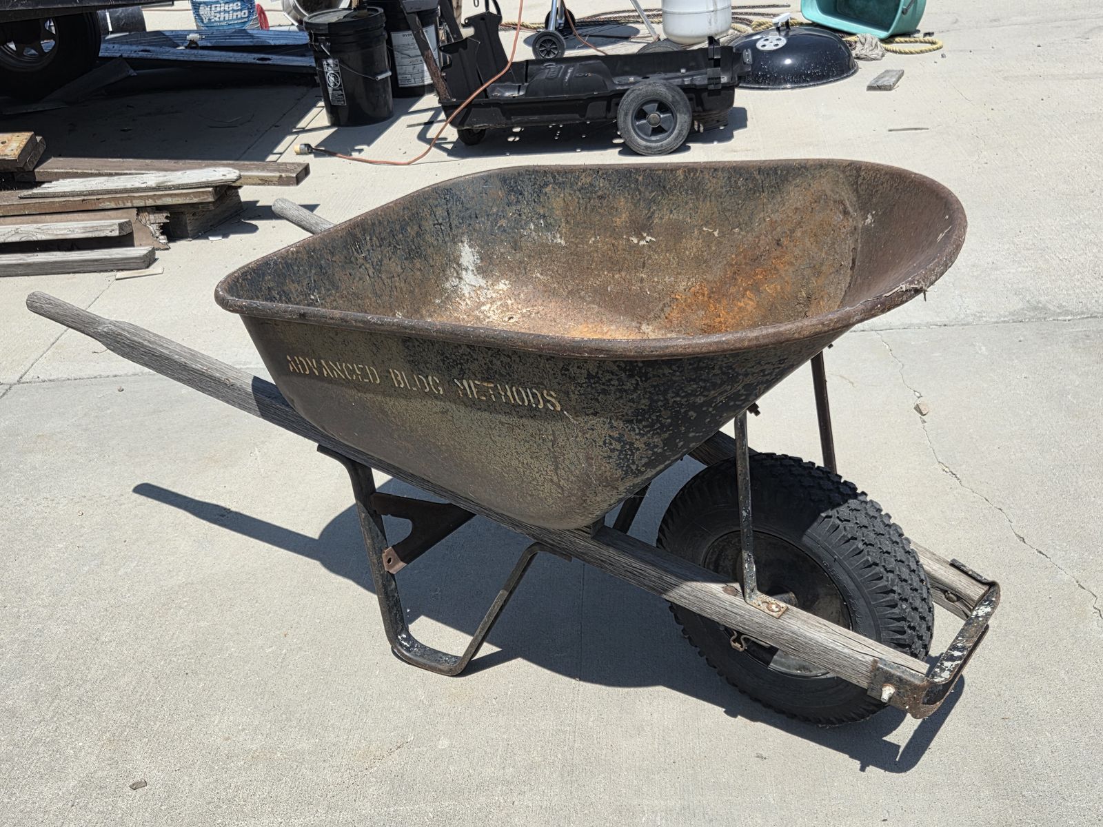 WHEEL BARROW