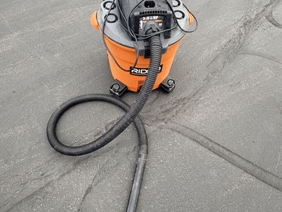 RIDGID Wet/Dry Shop Vacuum 5.0 Peak HP Orange and Black