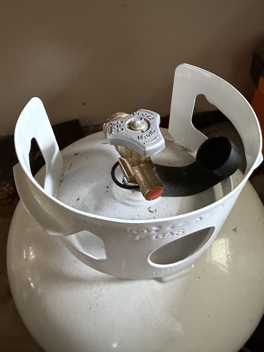 New 30lb propane tank