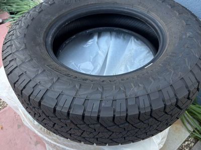 Like New Hankook Dynapro AT2 Xtreme Tires (4) – LT225/75R16