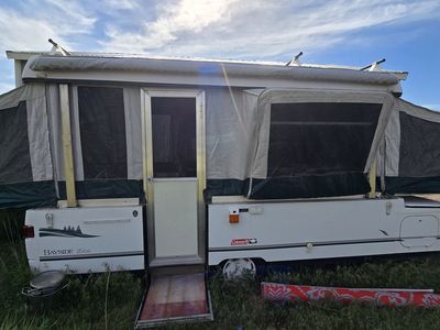 2001 Coleman camper
