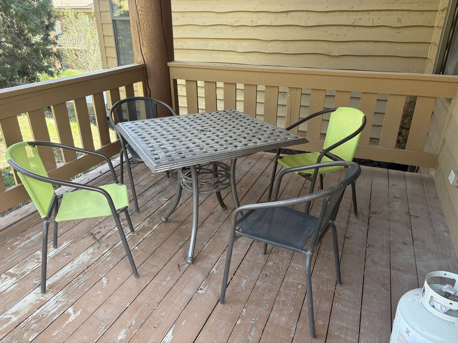 Patio Dining Set with Table and 4 Chairs (2 Lime Green, 2 Black)