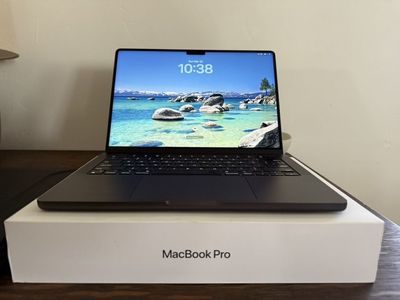 Macbook Pro - 14 M3 Pro Chip 18gb Ram 512gb SSD