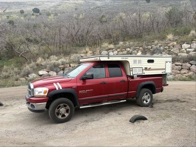 Lite-craft truck bed camper