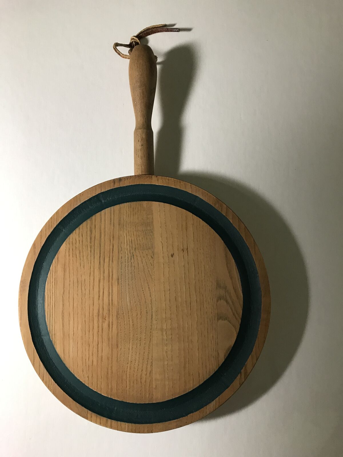 The Work Bench Genuine Ozark Grown Hardwood Round Trivet 8” with Handle 4 1/2”, Used