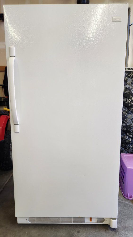 Frigidaire Upright Freezer, Manual Defrost, 17 cu ft