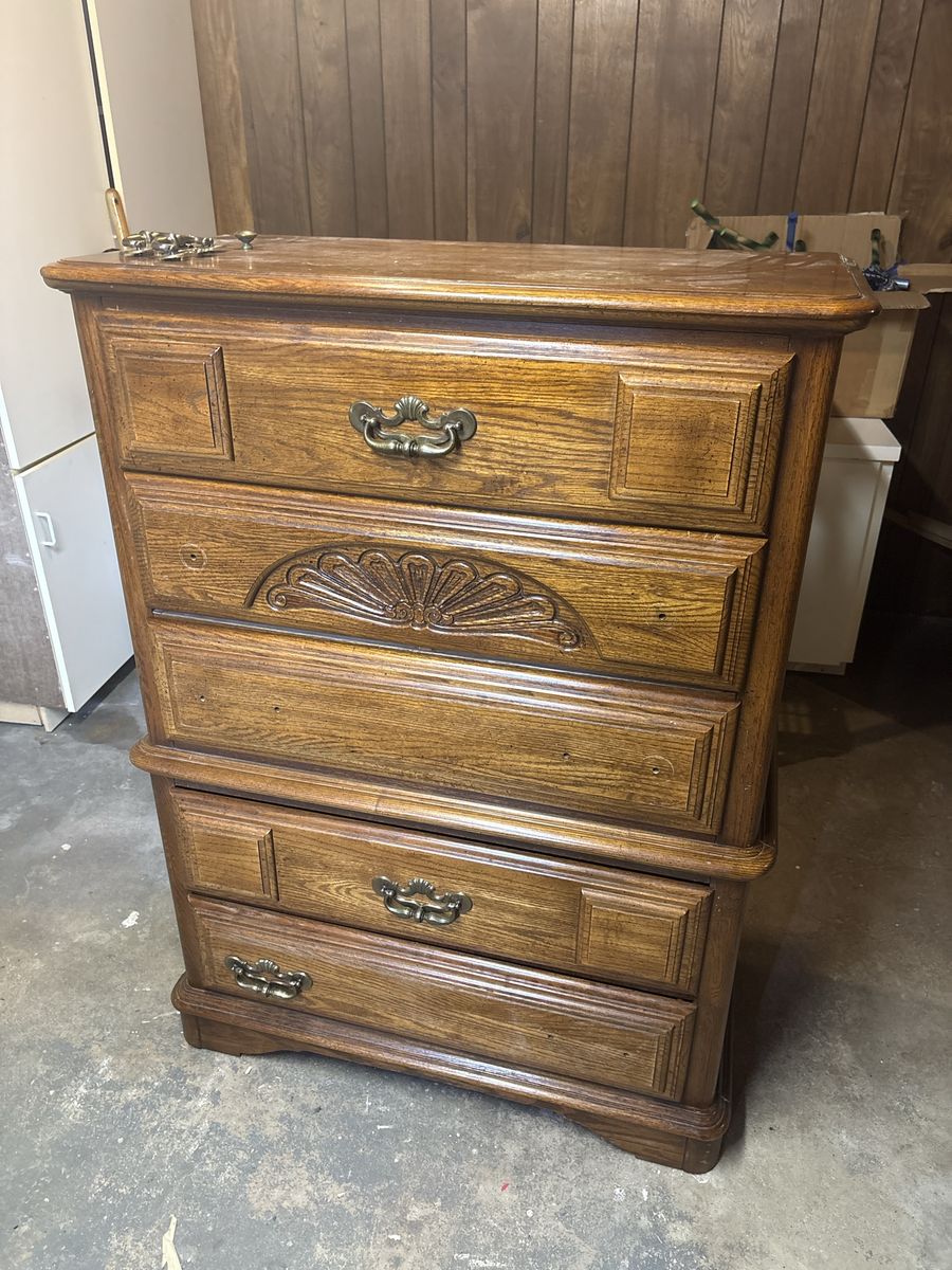 Vintage Solid Wood 4-Drawer Chest - Ornate Hardware, Rustic Oak Finish Dresser