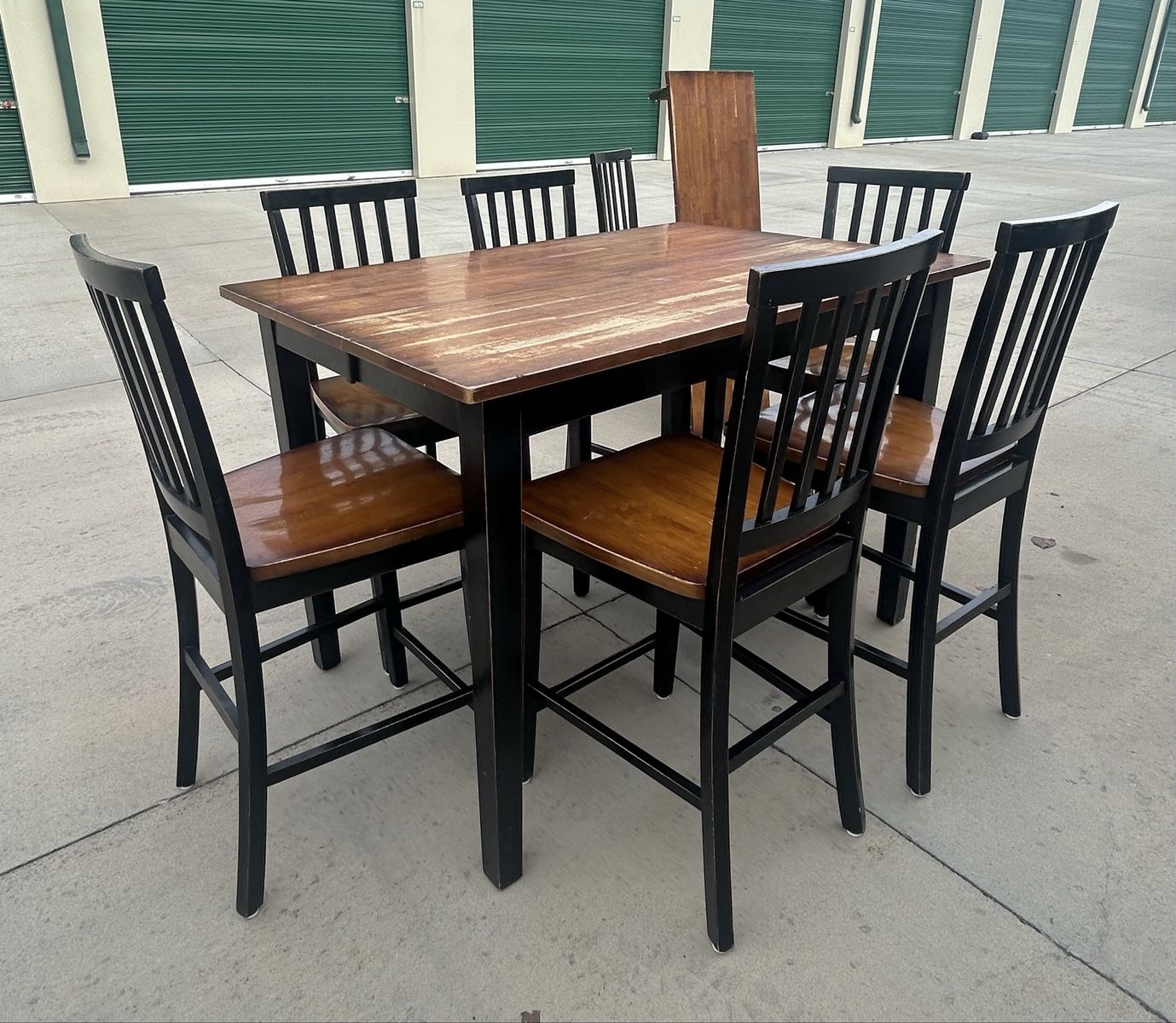 Dining table, matching chairs