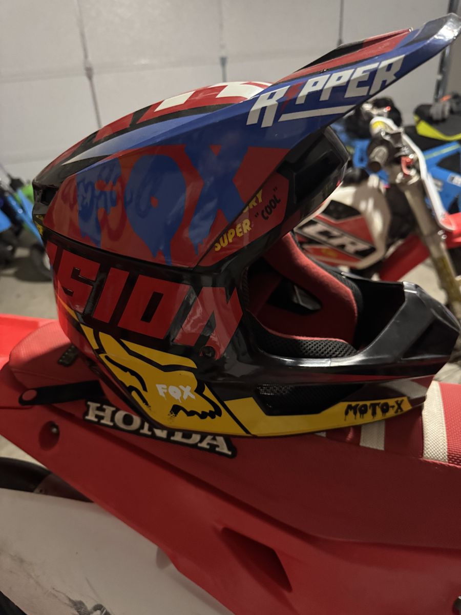 Fox V1 XL Helmet