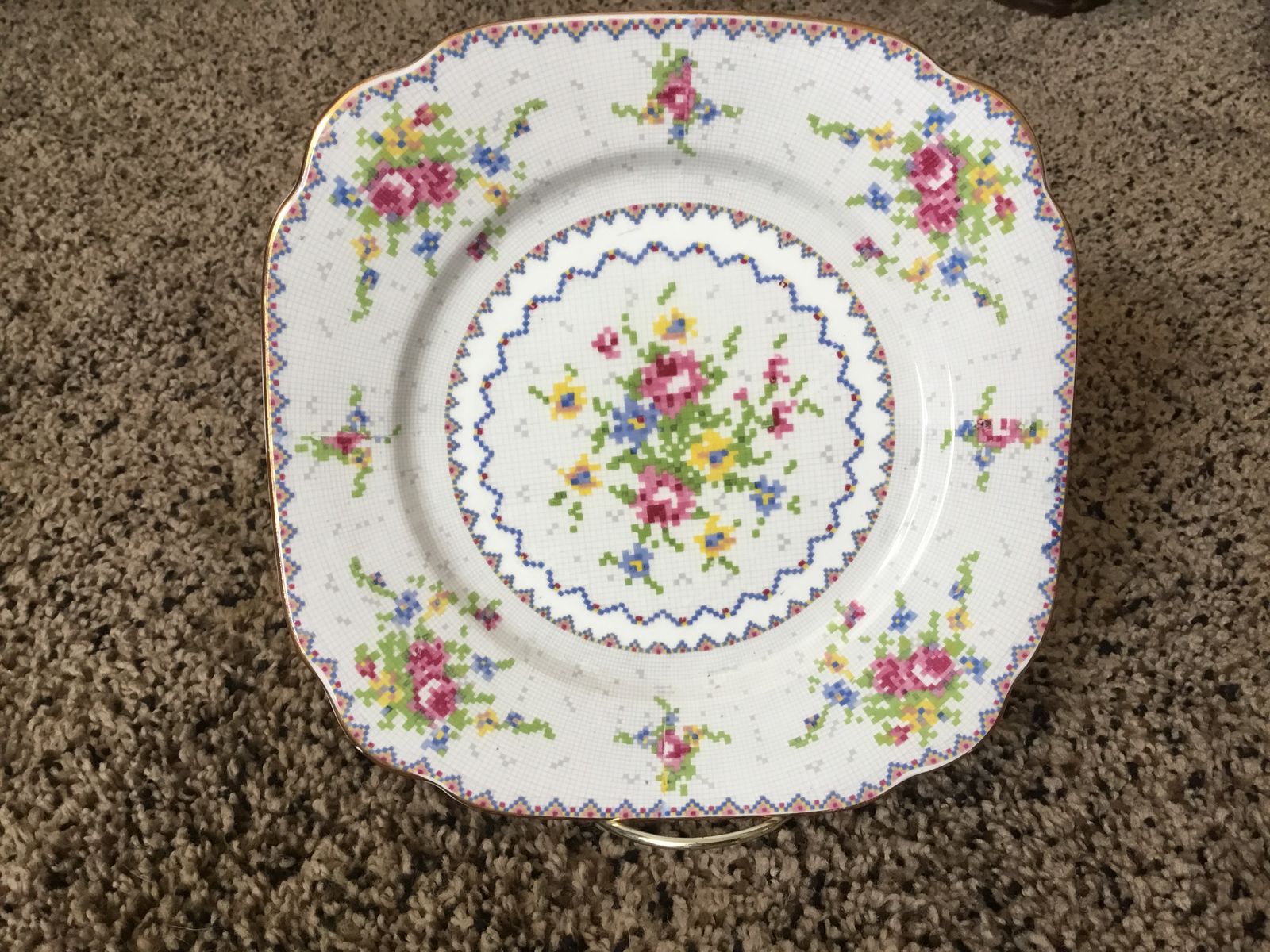 Royal Albert Reg. No 778676 Petit Point