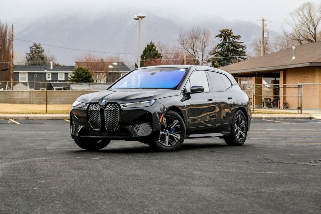 2025 BMW iX xDrive50