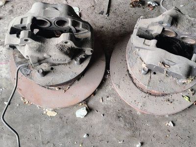 Range Land Rover Classic Hubs, Discs, and calipers