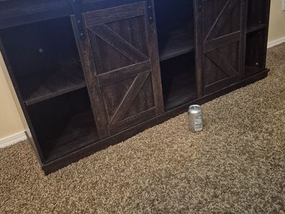 Entertainment center/TV stand