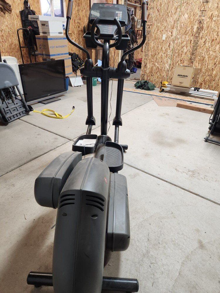 Life Fitness Elliptical X9