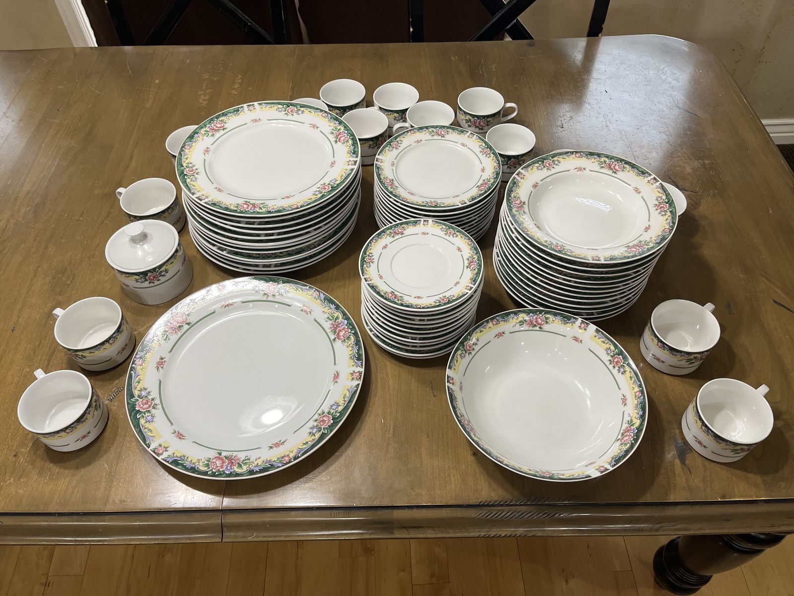 Excel Legend 435 Fine China - set for 12