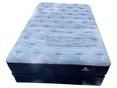 Full Size Serta Mattress and Boxspring