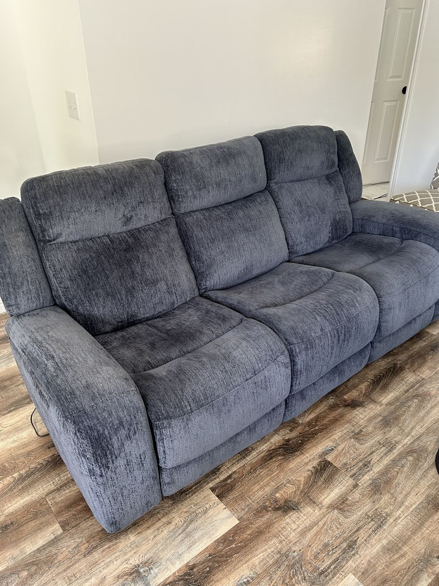 Dark blue Fabric Reclining Sofa with Drop-Down Table and Cupholders. Power recliners. 2-piece living room set.