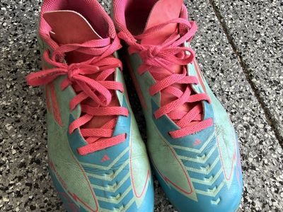 Adidas Messi soccer cleats size 4.5