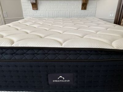 Dreamcloud king pillowtop Mattress! Only $450