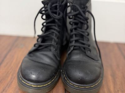 Kids Dr. Martens 1460 Junior boots