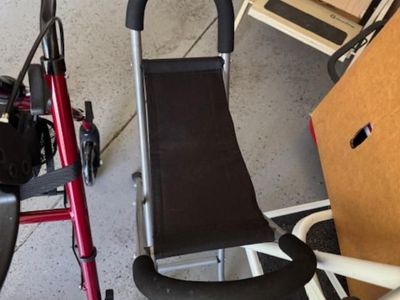 Folding Shower Chair / Bath Seat – Lightweight & Compact