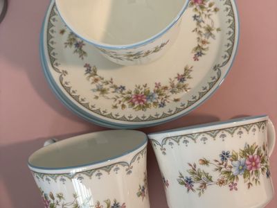 MIKASA Flower Mist bone china 3 cup and saucer sets excellent