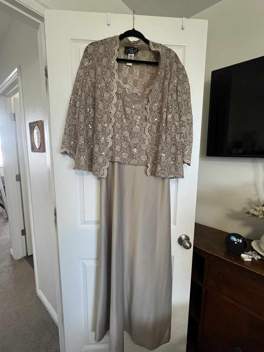 Mother of the Bride/Groom Dress-size 18