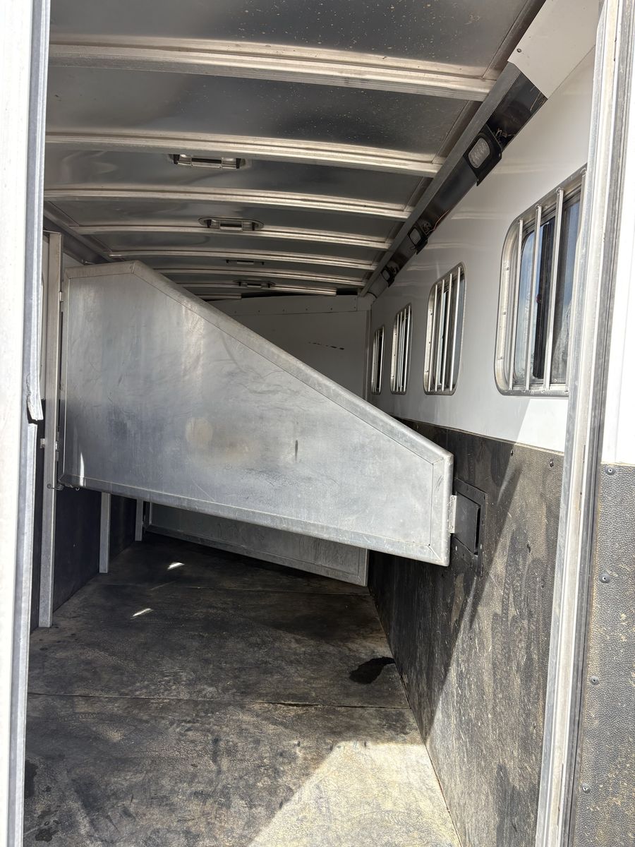 Main image 3