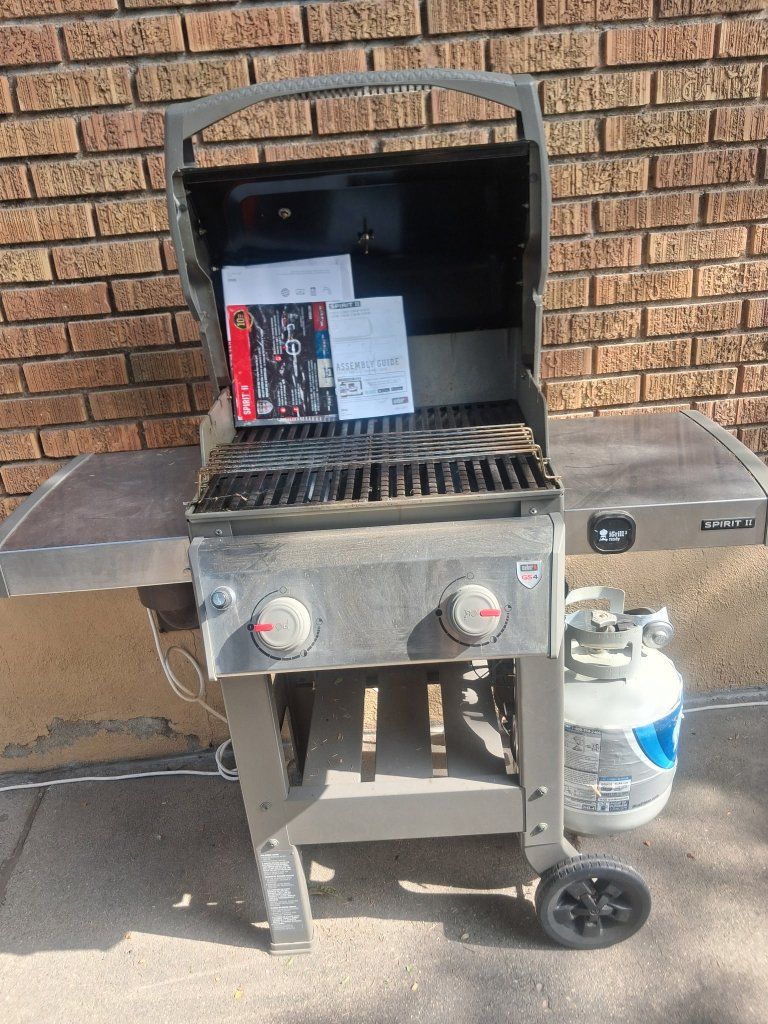 Weber Spirit II 2-Burner Propane Gas Grill with Cover and Tank