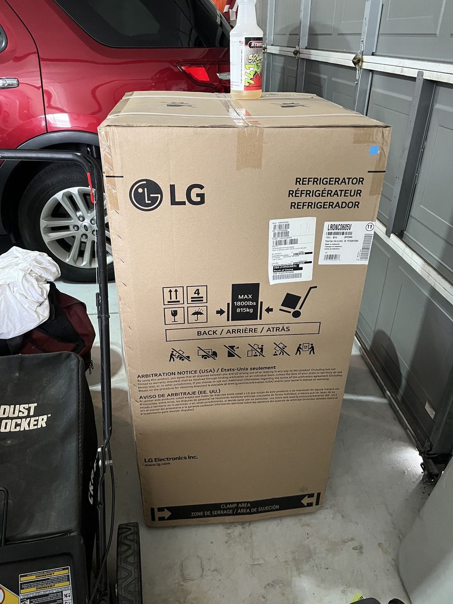 LG LR0NC0605V Refrigerator - New in Box