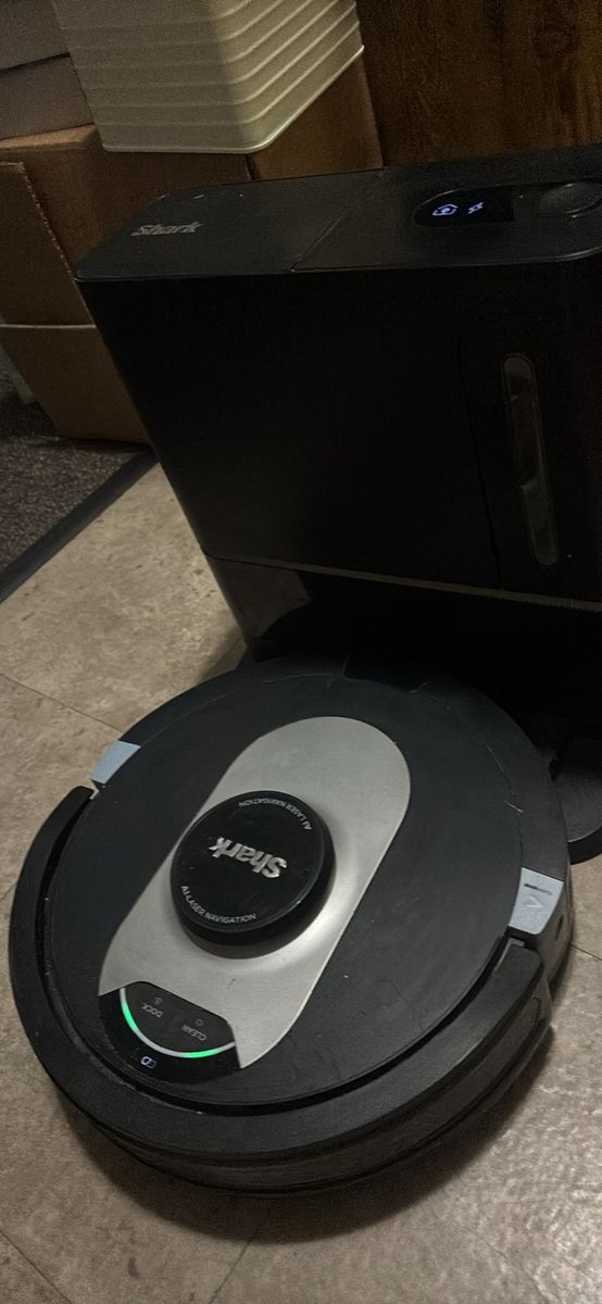 Shark AI Robot Vacuum with Self-Empty Base - Used