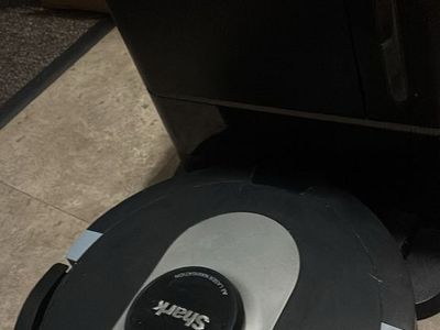 Shark AI Robot Vacuum with Self-Empty Base - Used
