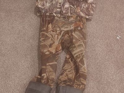 Youth hunting set coat and waders