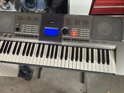 Yamaha Keyboard With Stand