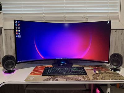 High-End Gaming Setup – RTX 5070 Ti | i7-14700F | 64GB DDR5 | 45” OLED 240Hz