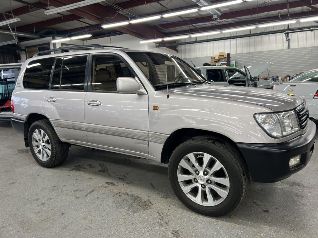 2000 TOYOTA LAND CRUISER Base