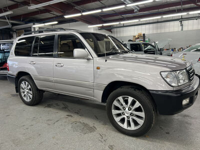 2000 TOYOTA LAND CRUISER Base