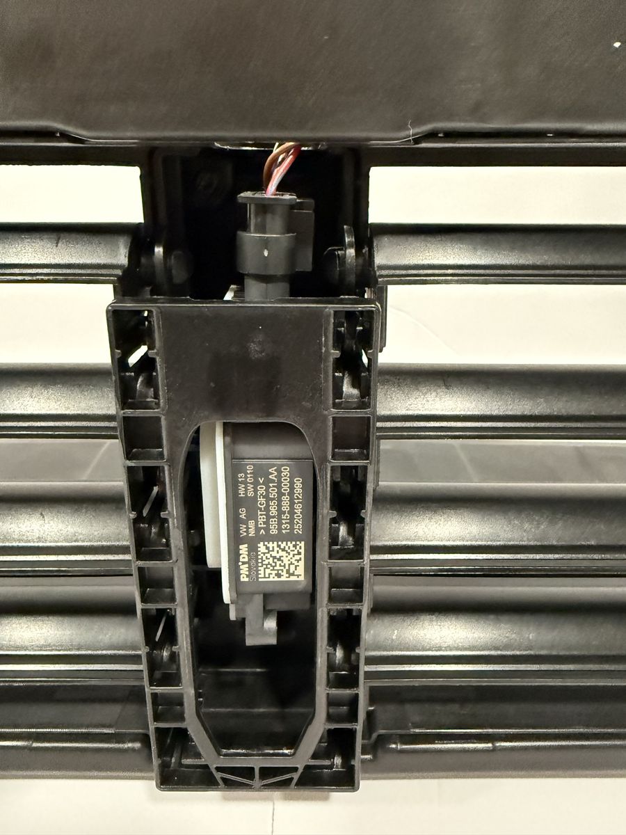 Main image 7